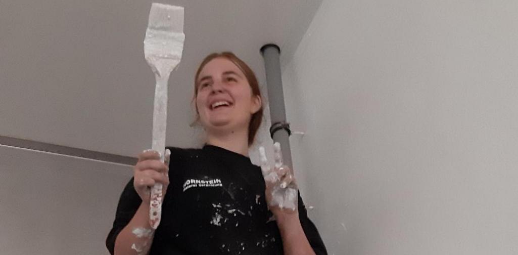 Mädchen auf der Leiter